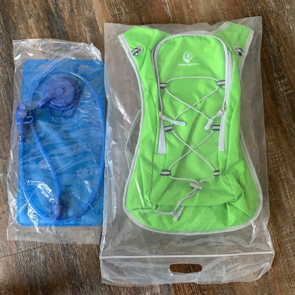 Hydration Backpack Supreme - Lime Green & Gray - Picture 3 of 6